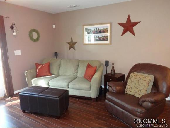 137 THEA LANE - Photo 3