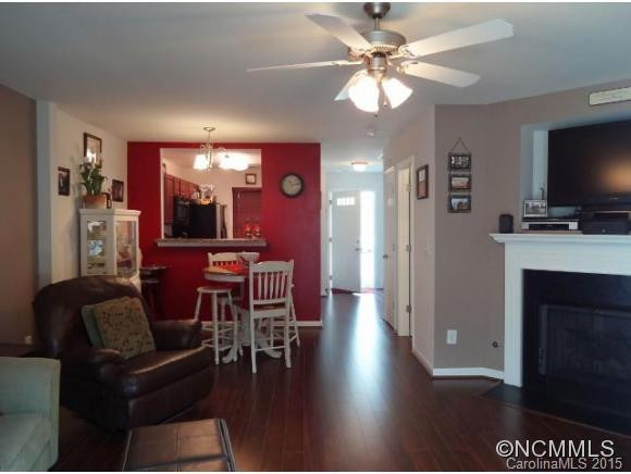 137 THEA LANE - Photo 4