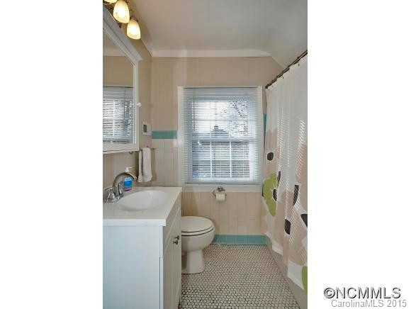 2 Enka Pine Street - Photo 9