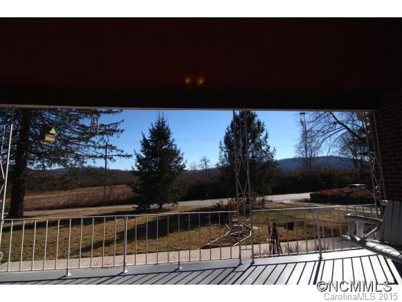 5585 Old Hendersonville Highway - Photo 2
