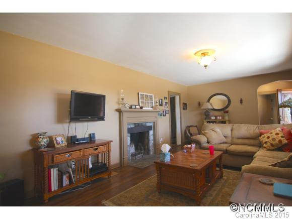 5585 Old Hendersonville Highway - Photo 11