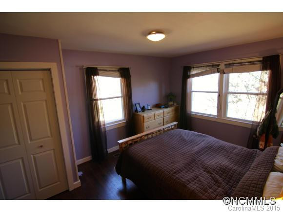 5585 Old Hendersonville Highway - Photo 16