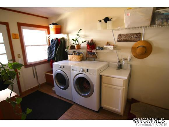 5585 Old Hendersonville Highway - Photo 10