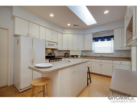 185 Cambridge Drive #12R/Ph 1 - Photo 4