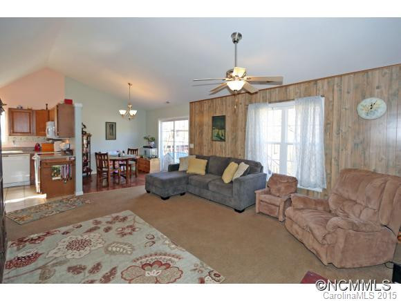 7 Village Street - Photo 3