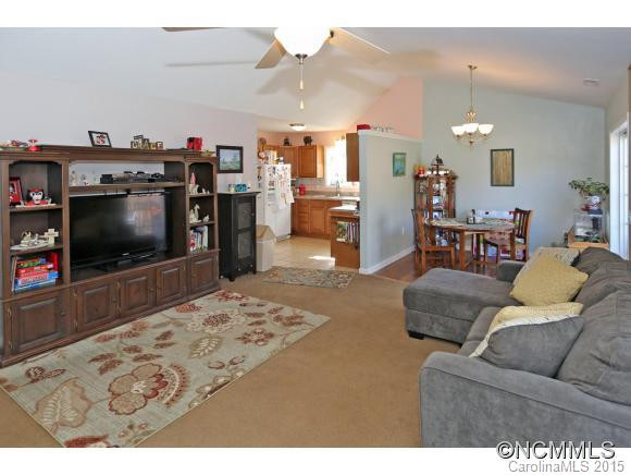 7 Village Street - Photo 4