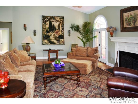 67 Oakgate Drive - Photo 5