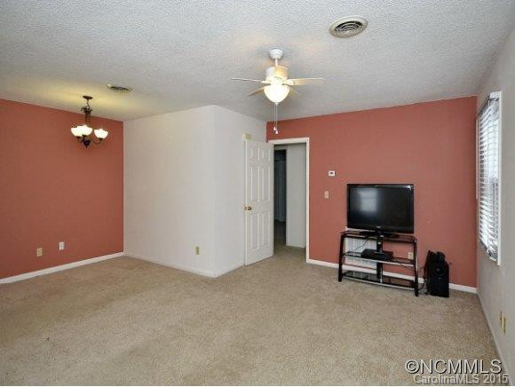54 FOXBERRY DRIVE - Photo 4