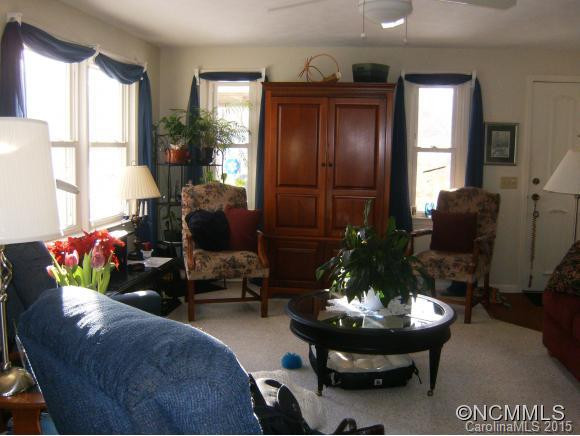 366 Cardinal Rd - Photo 3