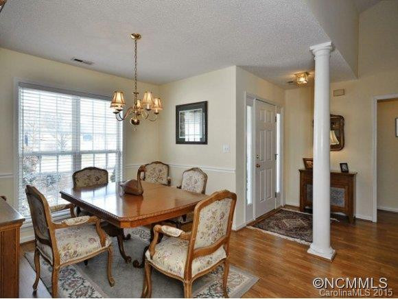 358 STONEHOLLOW - Photo 3