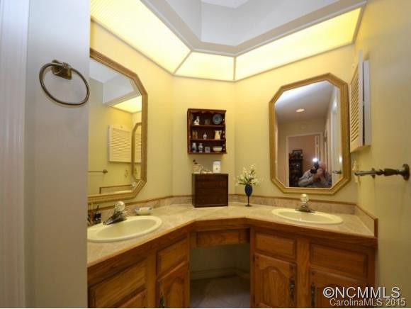404 SPANISH OAK LANE - Photo 16