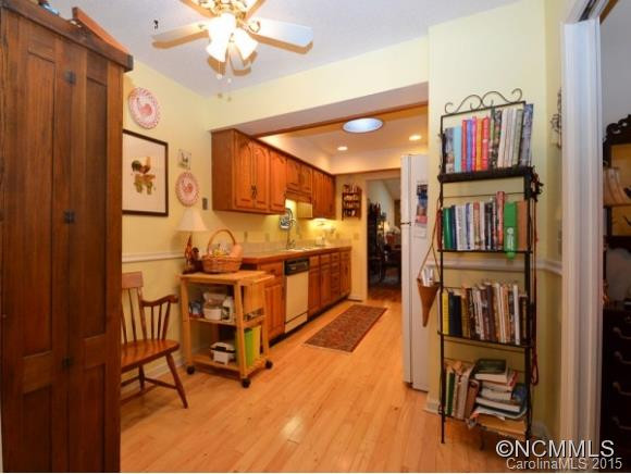 404 SPANISH OAK LANE - Photo 9
