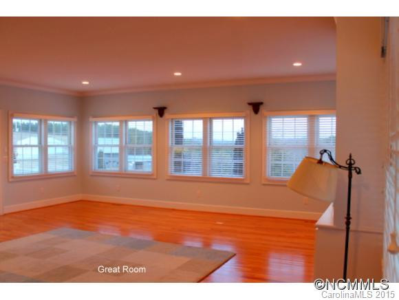 371 Hampton Rd - Photo 4