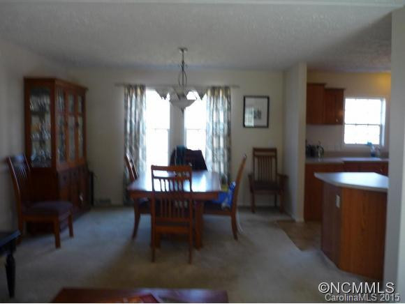 6 Stones Throw - Photo 3