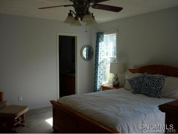 6 Stones Throw - Photo 8