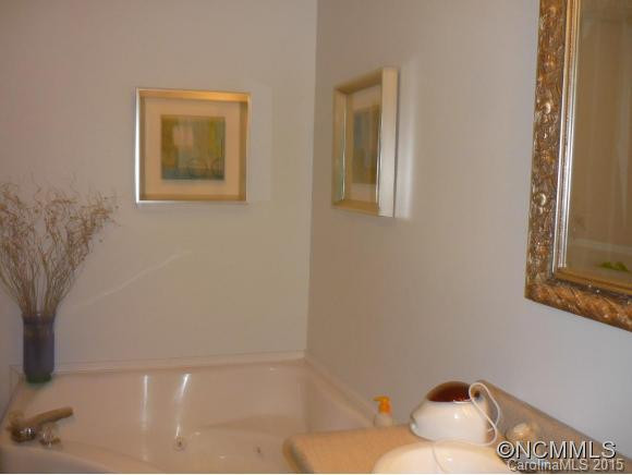 6 Stones Throw - Photo 9