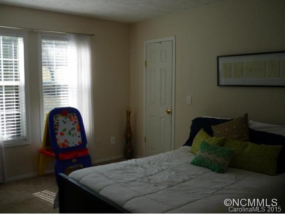 6 Stones Throw - Photo 10