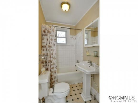 142 KATIE DRIVE - Photo 12