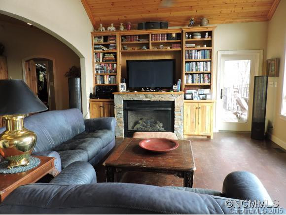 1006 Hickory Lane - Photo 5
