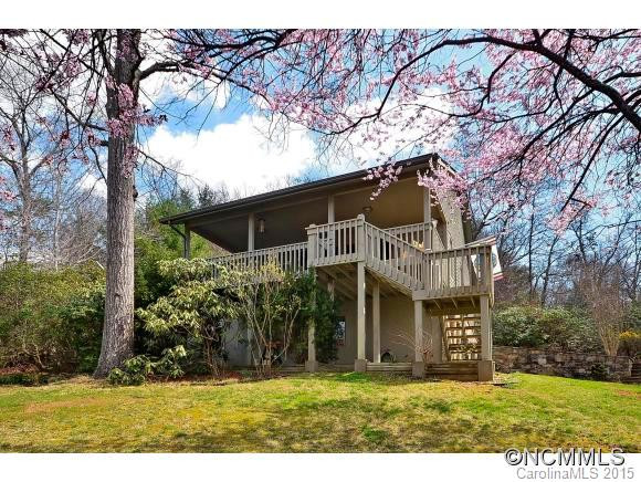 135 Woodburn Drive - Photo 2