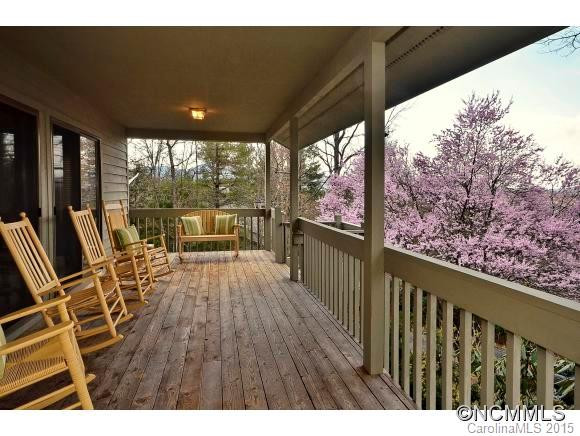 135 Woodburn Drive - Photo 3