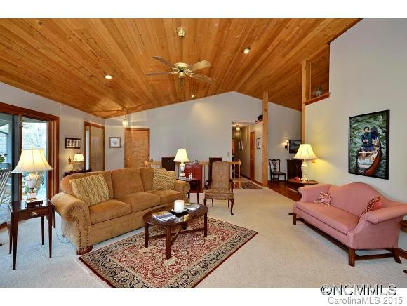 135 Woodburn Drive - Photo 5
