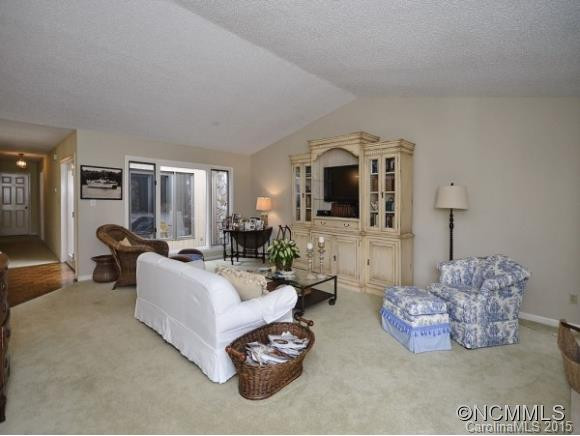 132 CLOVERLEAF LANE - Photo 6