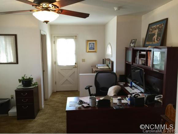 37 Deepwoods Drive - Photo 2