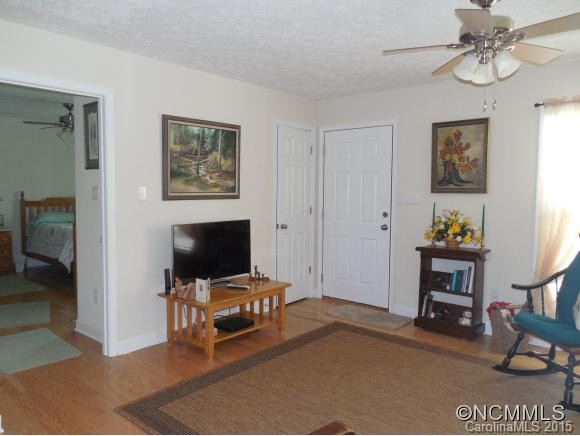 100 Graham Street - Photo 2