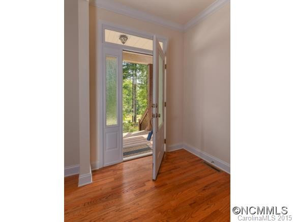 35 Narrow Pathway - Photo 2
