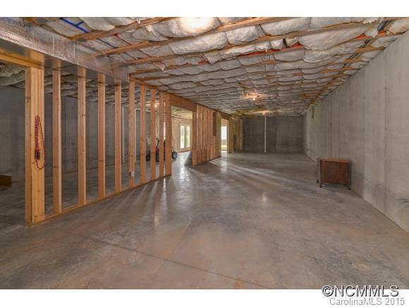 35 Narrow Pathway - Photo 16