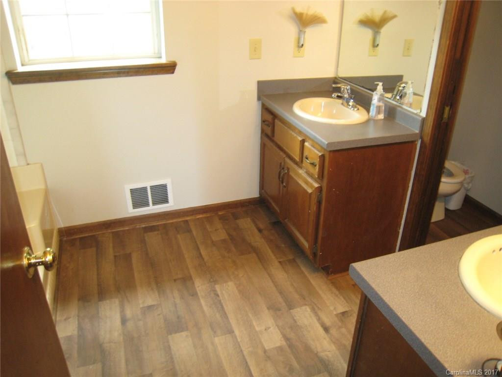 1373 Everett Road - Photo 15