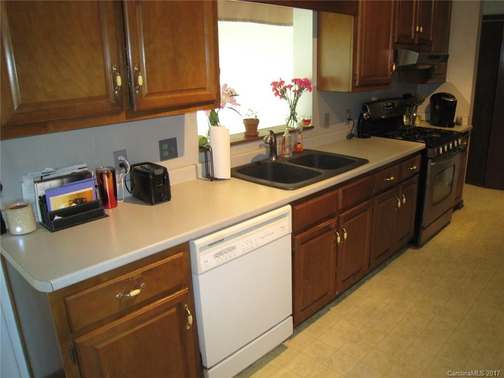 1373 Everett Road - Photo 8