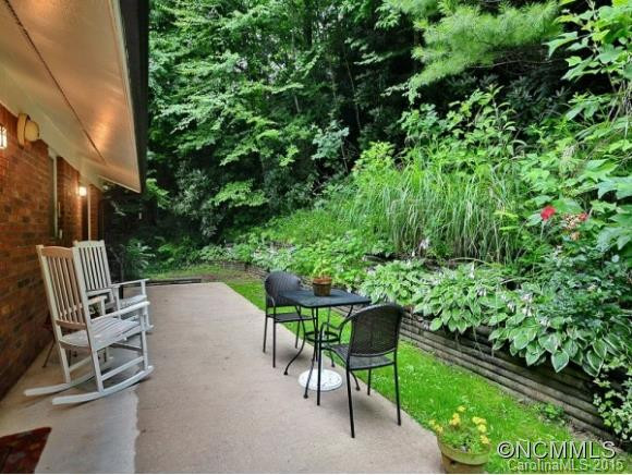 234 HAYWOOD KNOLLS DRIVE - Photo 17