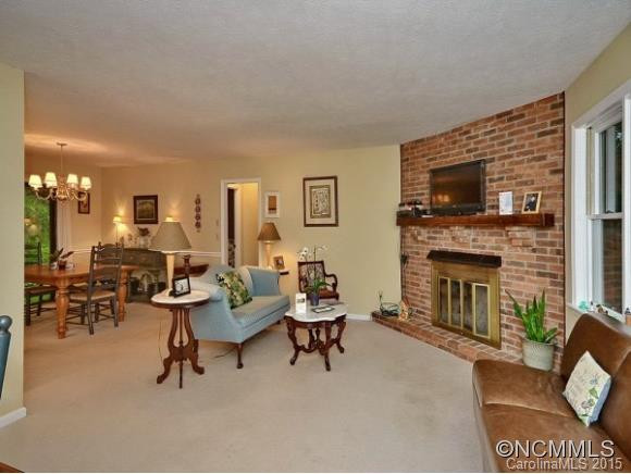234 HAYWOOD KNOLLS DRIVE - Photo 4