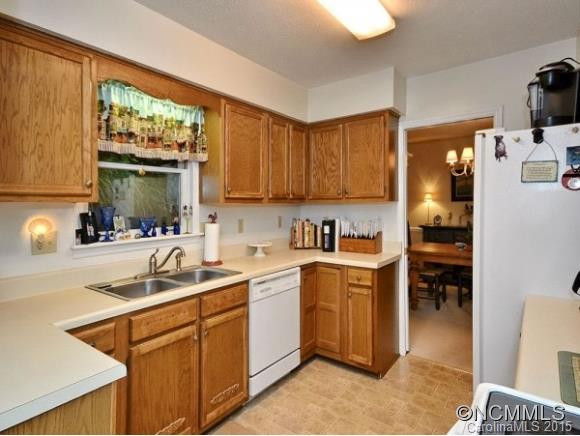 234 HAYWOOD KNOLLS DRIVE - Photo 8