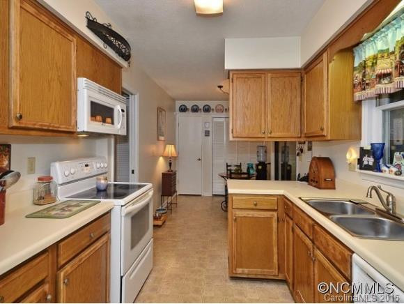 234 HAYWOOD KNOLLS DRIVE - Photo 9