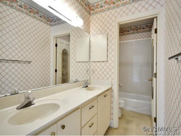 8 Bourne Lane - Photo 13