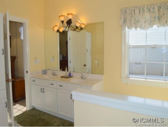 617 CARRIAGE COMMONS DR - Photo 11