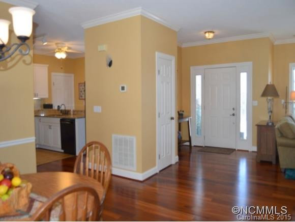 617 CARRIAGE COMMONS DR - Photo 4