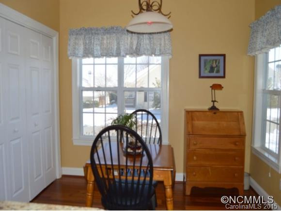 617 CARRIAGE COMMONS DR - Photo 6