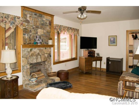 1809 Windsor Drive - Photo 7
