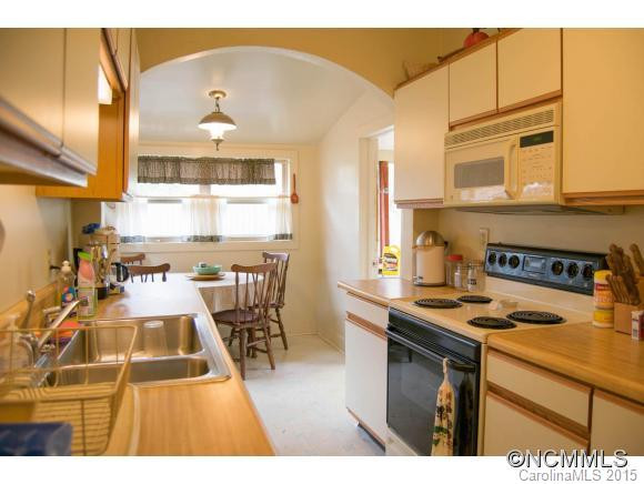 1809 Windsor Drive - Photo 9