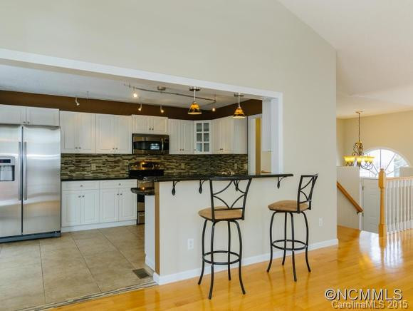 14 Westmont Drive - Photo 8