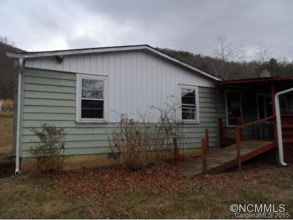 33 Tryphena Road - Photo 3