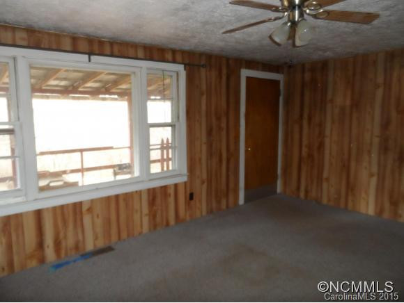 33 Tryphena Road - Photo 5