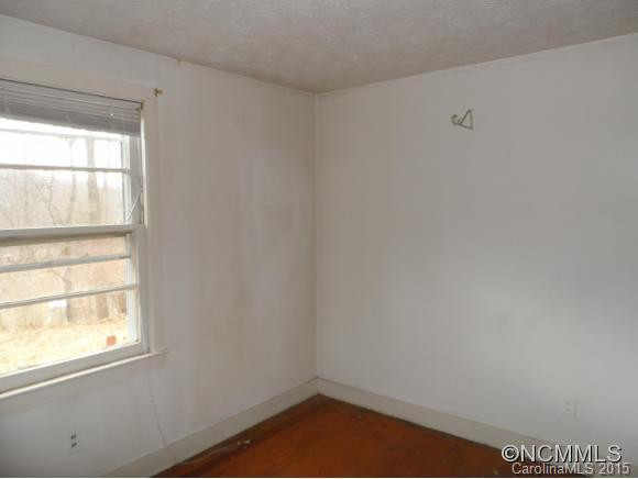 33 Tryphena Road - Photo 8