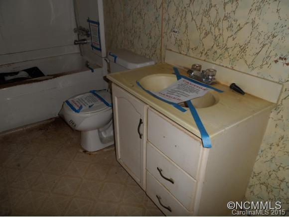 33 Tryphena Road - Photo 9
