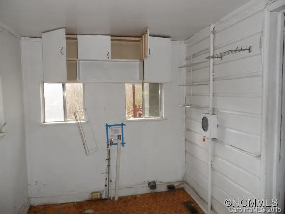 33 Tryphena Road - Photo 10