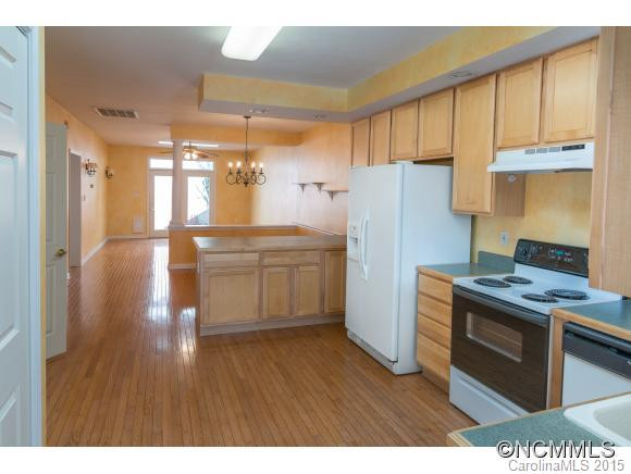 123 Shadowbrook Drive - Photo 2